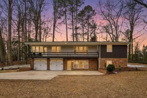 Exterior - Modern Stay, 15 Min to DT Raleigh, Sleeps 12 (Garner)