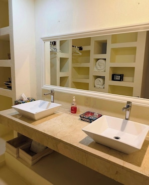 บ้านดีลักซ์, วิวทะเล | ห้องน้ำ