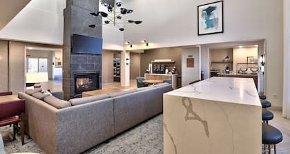 2BR Accessible Suite | Free Hot Breakfast + Pool