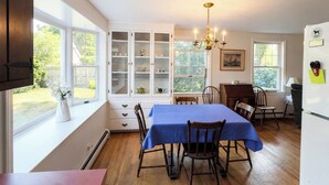 Dining - Charming 3 bedroom home just 1 MILE to Surf drive Beach! Located between downtow (Falmouth)