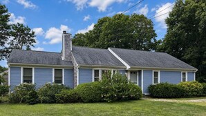 Exterior - Welcome to your Cape Cod getaway! ONLY 1.5 miles to Menauhant Beach, this charmi (East Falmouth)