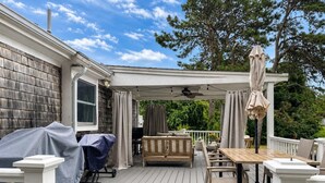 Outdoor dining - Welcome to your Cape Cod getaway! ONLY 1.5 miles to Menauhant Beach, this charmi (East Falmouth)