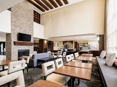 Lanham King Suite w/ Full Kitchen | Free Breakfast