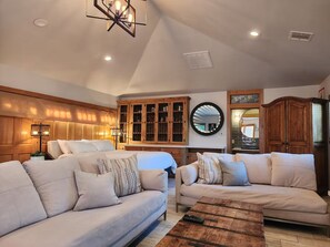 Unclassified image, 2 of 24, button - Cozy 1-bedroom studio in delightful Culver City with AC (Culver City)