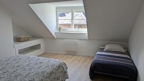Unclassified image, 2 of 17, button - Peaceful 2-bedroom house in La Rivière-Saint-Sauveur awaits you (La Rivière-Saint-Sauveur)