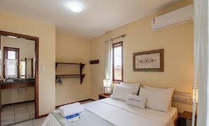 Room - Spacious House w/ Balcony in Porto Seguro Gru0015 (Porto Seguro)