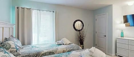 Iron/ironing board, WiFi, bed sheets