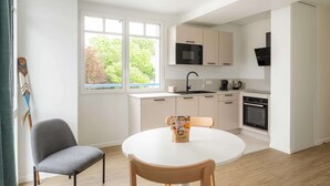 Private kitchen - À 700m de la Plage | Piscine & Toboggans | Wifi (Sarzeau)