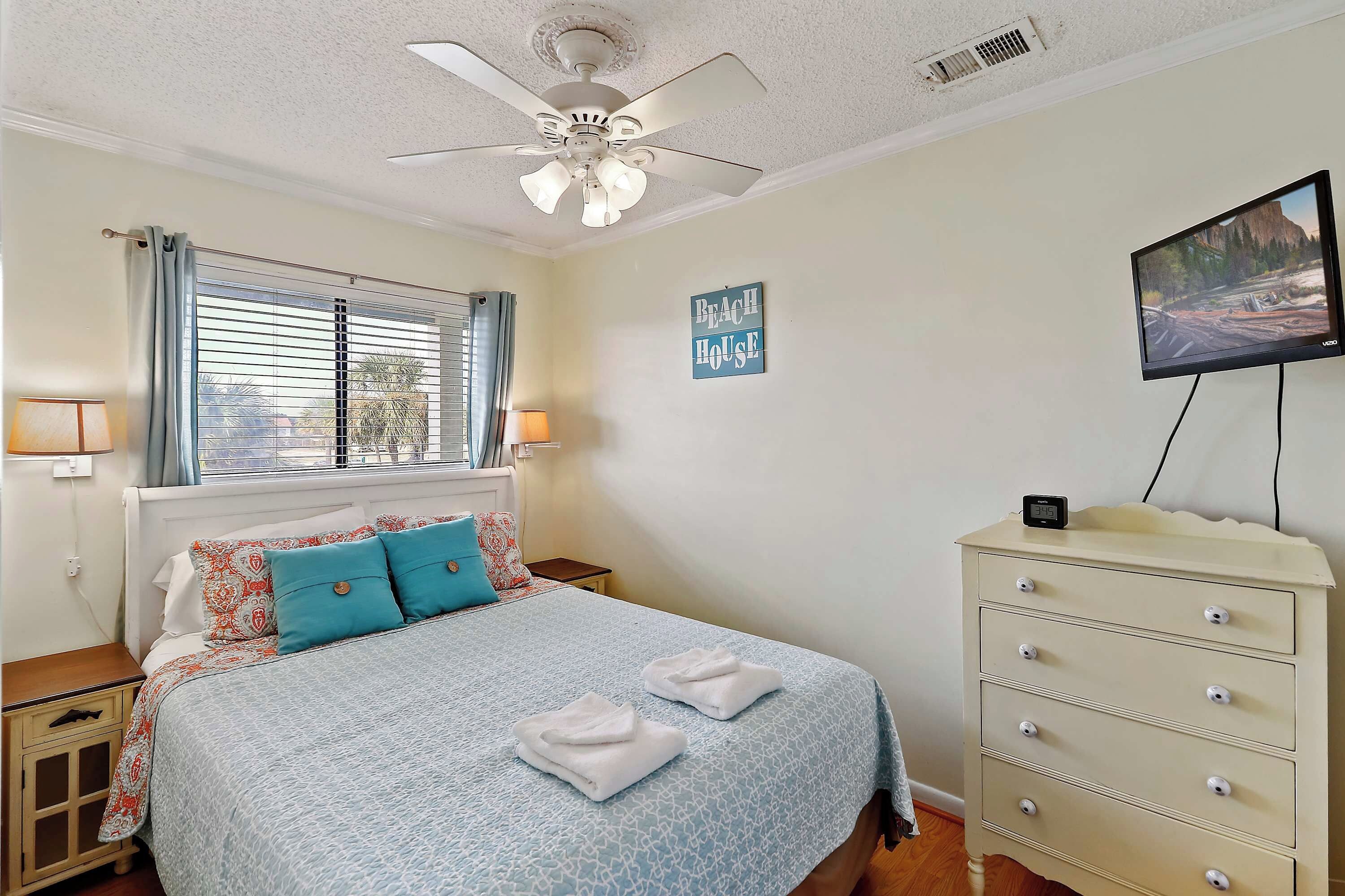Isle Of Palms Sea Cabin With Beach View! Pool, Fishing Pier, And Beach Access. - Mount Pleasant, SC