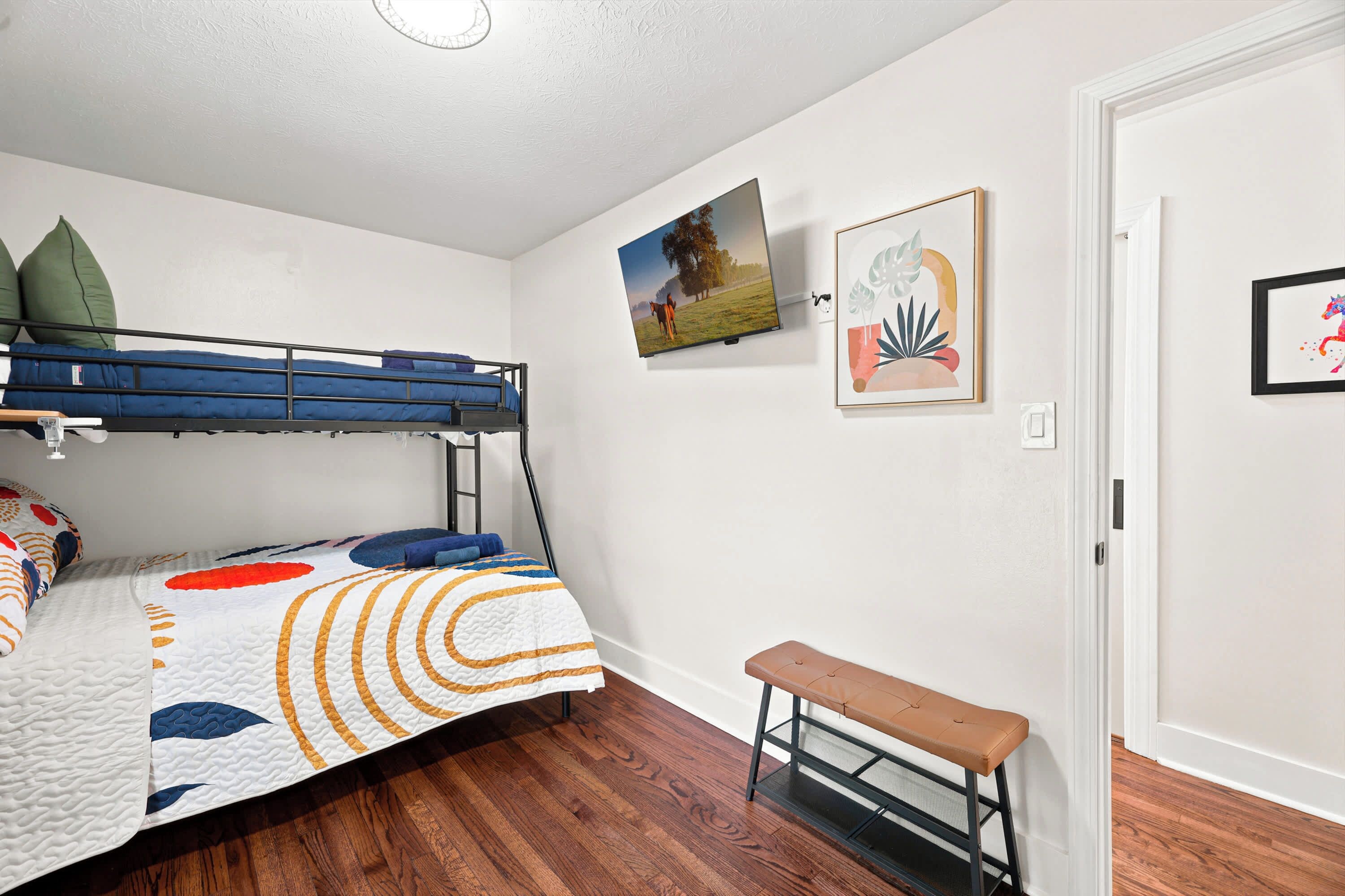 3 bedrooms, iron/ironing board, travel crib, WiFi