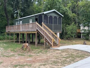 Exterior - Bayou Bengal Bungalow Fire Pit-Grill-Screened Porch-Near LSU & Bars Restaurants (Baton Rouge)