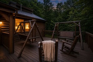 Property grounds - Private Theater & Hot tub with Arcade and 3 King Beds (Sevierville)