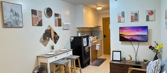 Rozhel Cozy Studio | 8 Spatial Davao | Fast WiFi | Netflix | Pool & Gym