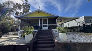 Exterior - The Yellow Bungalow in Riverview is a cozy holiday home on the Alafia river. (Riverview)