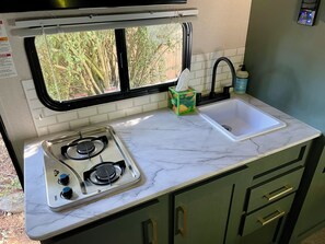 Unclassified image, 4 of 18, button - Luxury Trailer Stay with Direct Access to Trail, Full Hookup and included (Orinda)