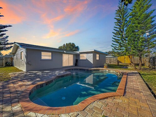 Sarasota Paradise Retreat Pool 4BR 3BA Sleep 12