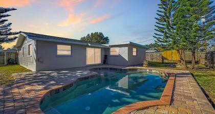 Sarasota Paradise Retreat Pool 4BR 3BA Sleep 12
