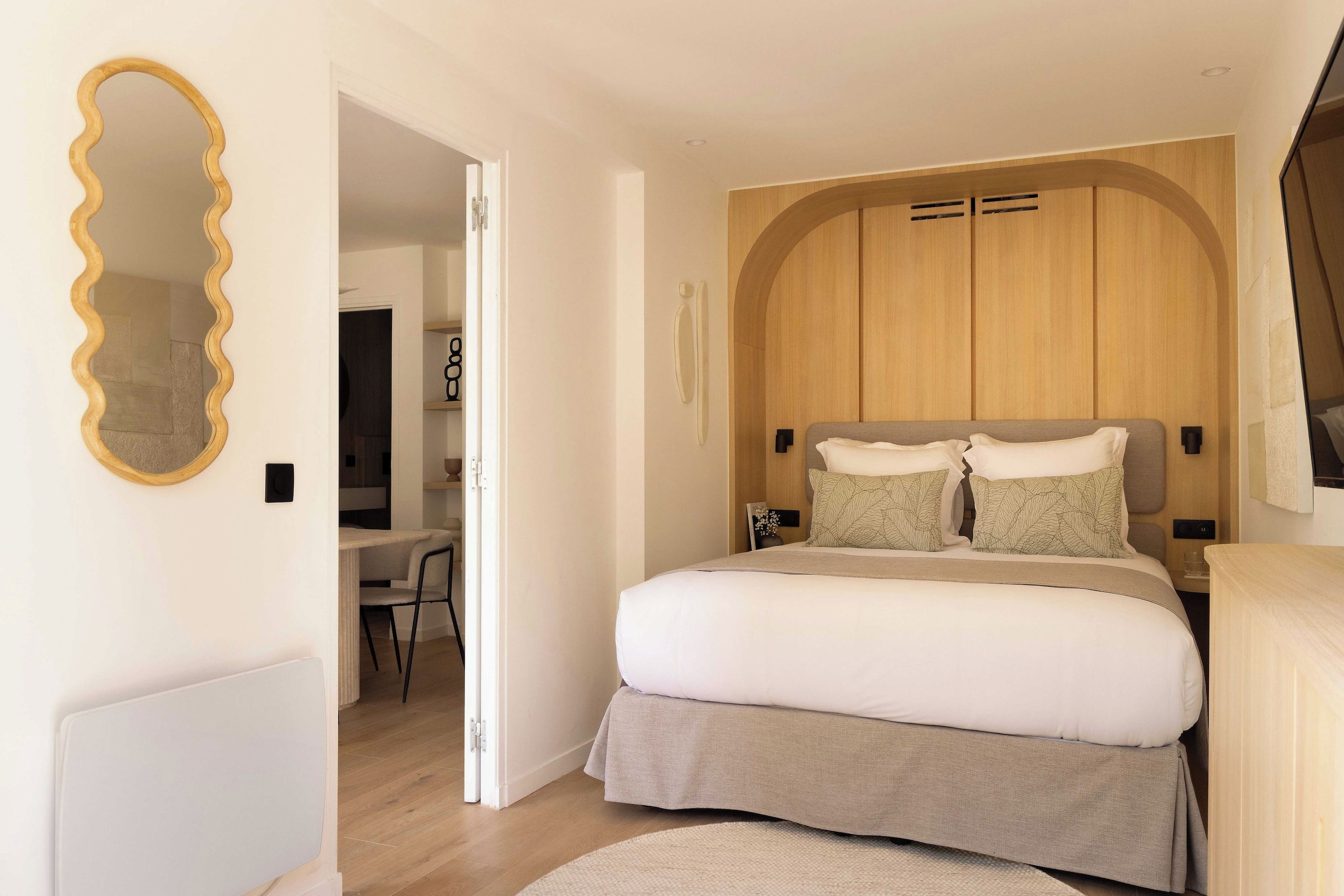 Apartment | 3 bedrooms, laptop workspace, iron/ironing board, bed sheets