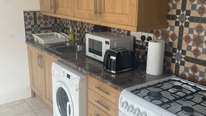 Toaster - Cosy 2 Bed Apartment in Enfield (Enfield)