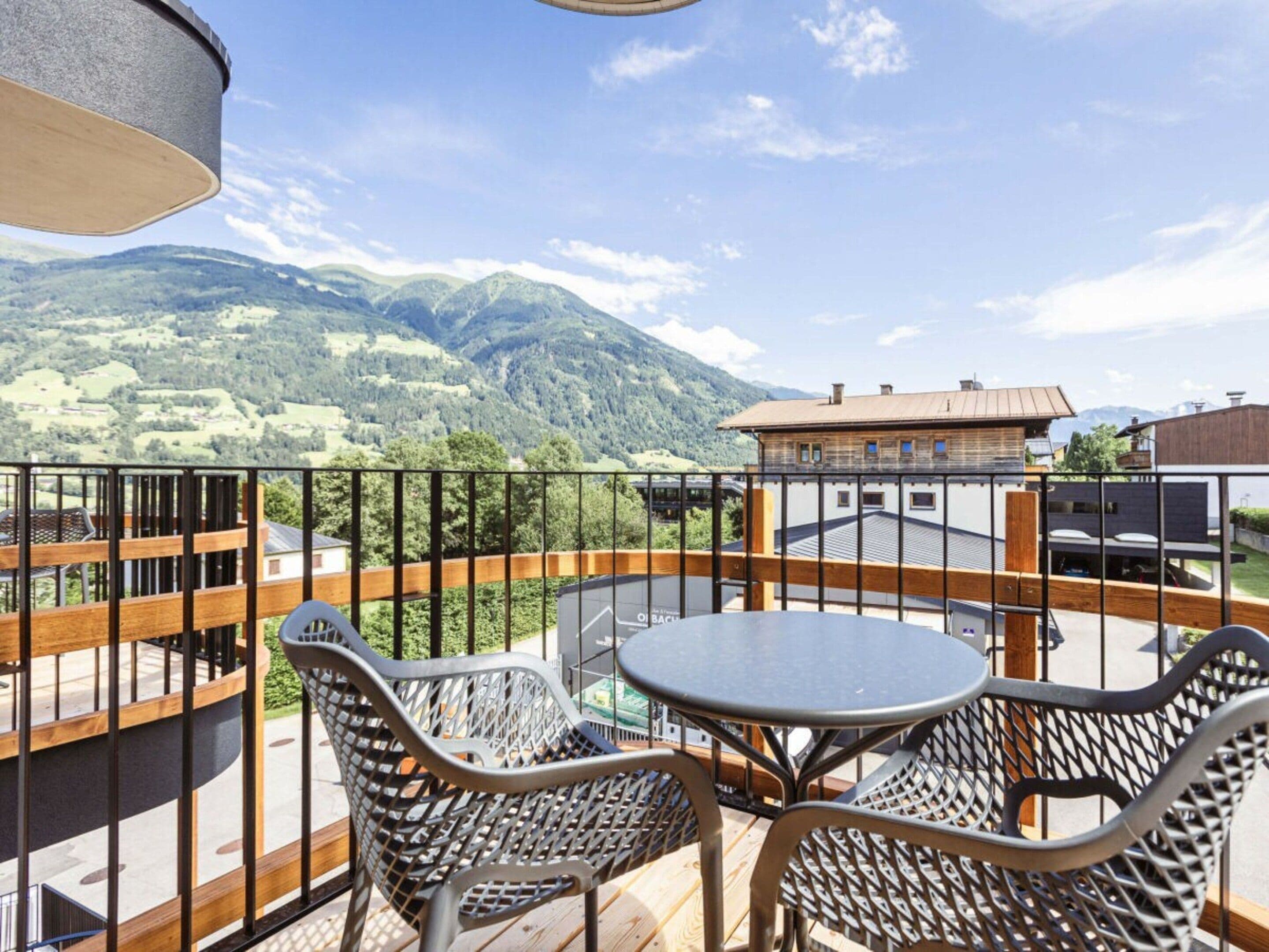 House | Outdoor dining