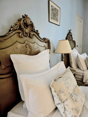 Room - Vrbo Property (Saumur)