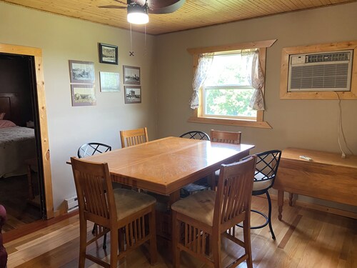 Wirch House Peaceful Prairie Stay Group Getaway Hunting