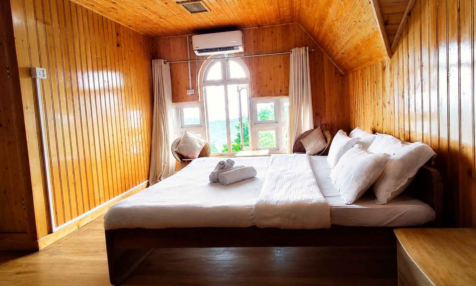 Deluxe Chalet, City View