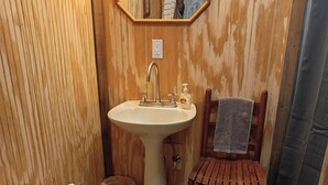 Bathroom - Charming 1-bedroom fully furnished cabin in peaceful Celina TN #B (Celina)