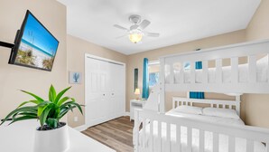 Iron/ironing board, free WiFi, bed sheets - 🏖️Coral Cove 83A | Community Pools + Tennis Courts | Close to Beach🌴 (Miramar Beach)