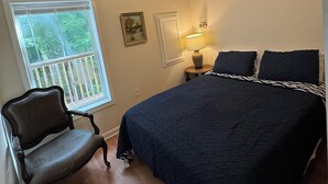 Room - Bayou Bengal Bungalow Fire Pit-Grill-Screened Porch-Near LSU & Bars Restaurants (Baton Rouge)
