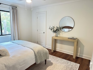 Room - 2-Bedroom Condo in Auburn-Walk to Stadium and Downtown (Auburn)
