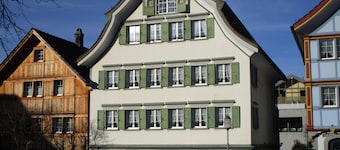 Wohnung mit Sicht auf den Landsgemeindeplatz.