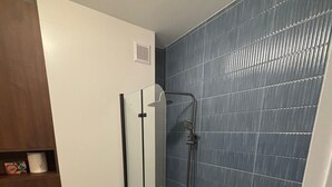 Bathroom - Blue Mostek by Grand Apartments (Gdańsk)
