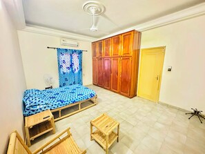 Room, 1 Bedroom, Smoking, Balcony - Room-charming Guest Room in Bamako With (Bamako)
