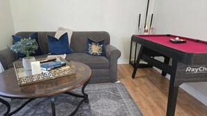 Unclassified image, 4 of 25, button - Appartement calme 2 chambres près d’Ottawa – Wi-Fi et stationnement (Gatineau)
