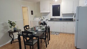 Unclassified image, 2 of 25, button - Appartement calme 2 chambres près d’Ottawa – Wi-Fi et stationnement (Gatineau)