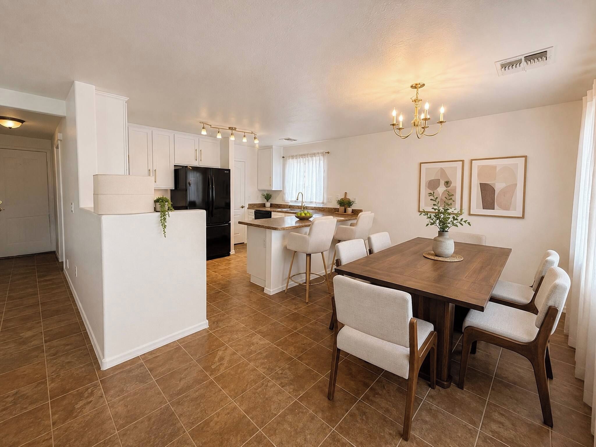 House, 5 Bedrooms, Accessible, Patio | Dining room