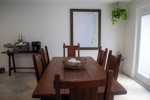 Dining - Waterfront Oasis - Pool, Boat Lift, Dock & Kayaks (Hudson)