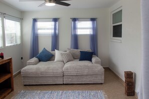 Living area - Waterfront Oasis - Pool, Boat Lift, Dock & Kayaks (Hudson)