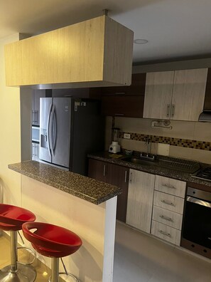 Private kitchen - Quiet Apartment (Bucaramanga)