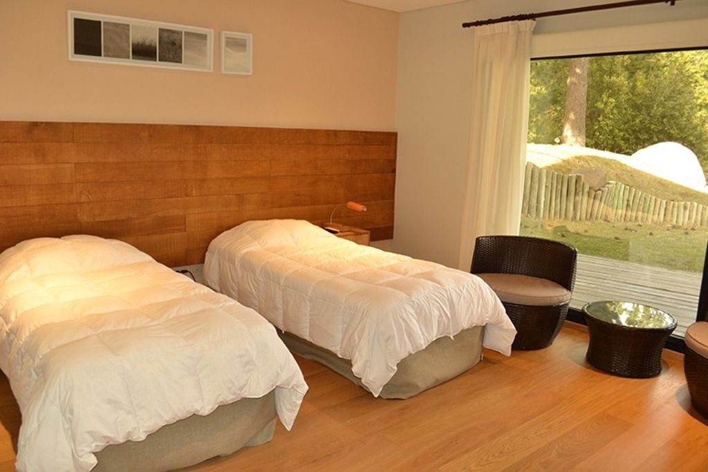 4 bedrooms, WiFi (free), bed sheets