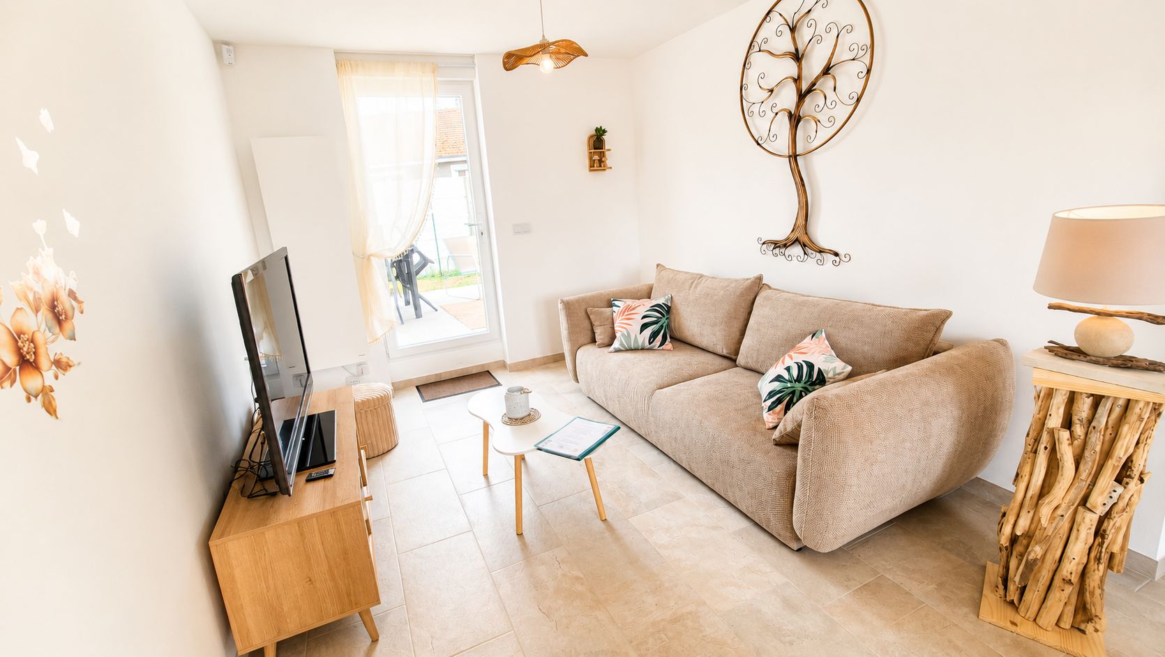 Comfort Townhome, Garden View | Living area