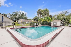 Unclassified image, 4 of 25, button - Delightful 1-bedroom condo in sunny Sarasota on Golf Course (Sarasota)