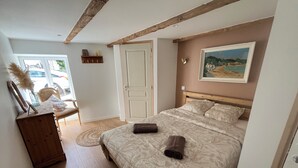 Room - Vrbo Property (Erquy)