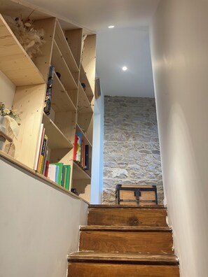 Interior - The Little Pink Sandstone House “Ti Lulu”—A charming fisherman’s cottage with a view of the sea (Erquy)
