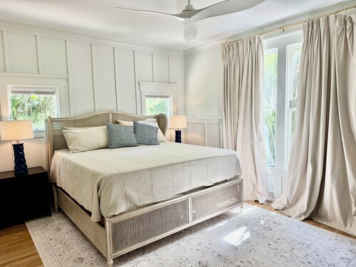 New to Market-Gorgeous 3 BR, sleeps 8, close to all, both clubs avail