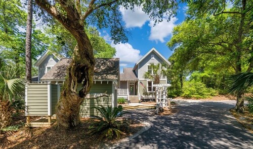 New to Market-Gorgeous 3 BR, sleeps 8, close to all, both clubs avail