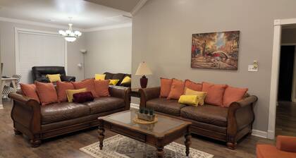 Fantastic Family-Friendly 4-BR house with AC on 3 acres in peaceful WhiteHall.