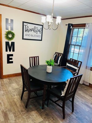 Unclassified image, 2 of 11, button - 2-bedroom house in awesome Tuscaloosa with cool AC (Tuscaloosa)