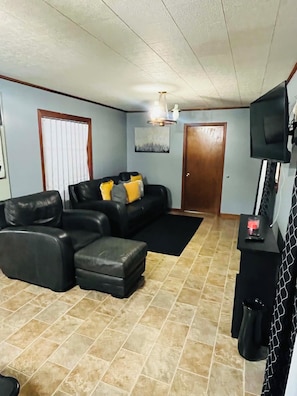 Unclassified image, 5 of 11, button - 2-bedroom house in awesome Tuscaloosa with cool AC (Tuscaloosa)
